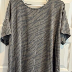 Chic Gray Zebra Pattern Short Sleeve Top